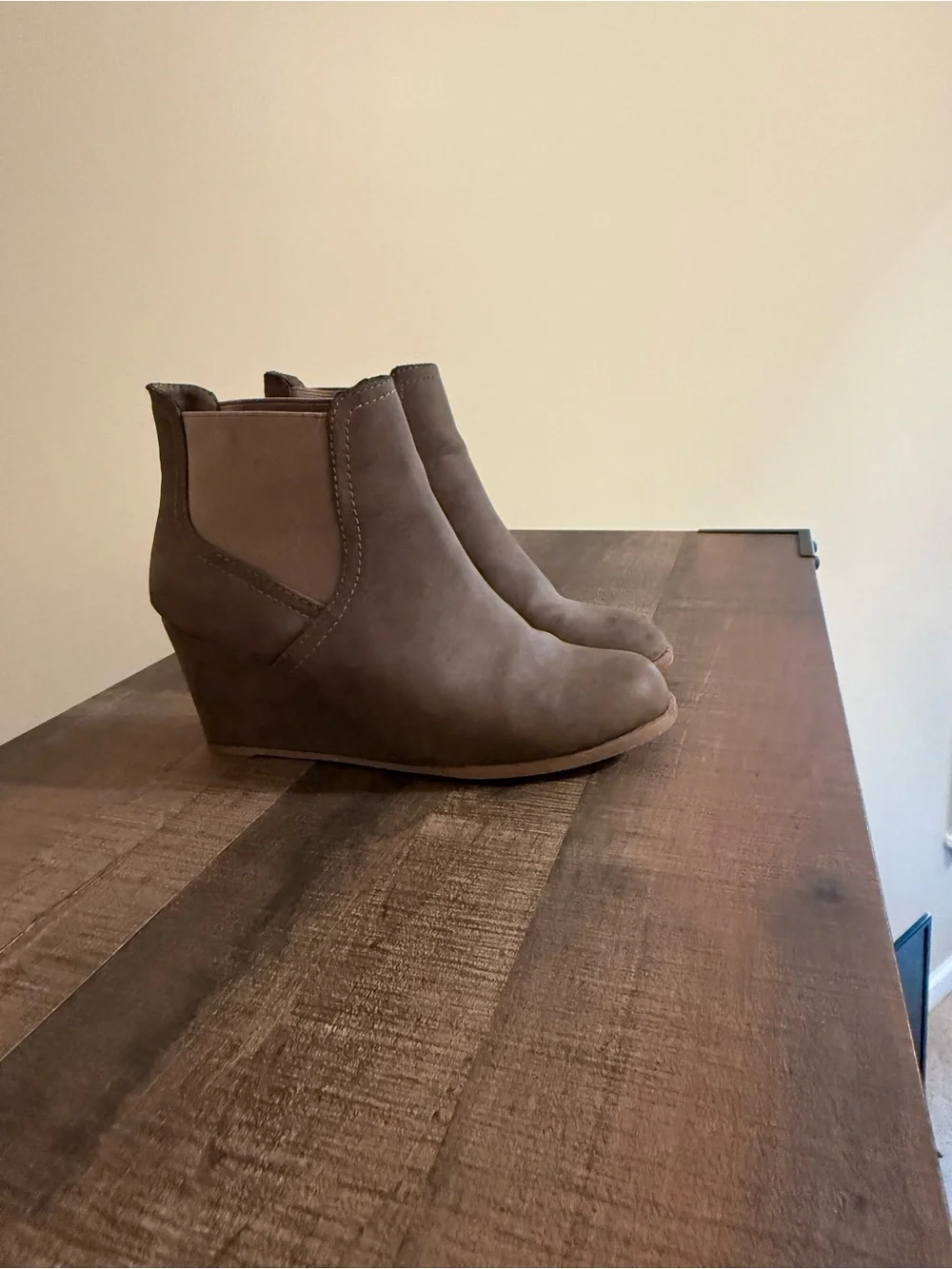Rampage Taupe Brown Wedge Ankle Booties